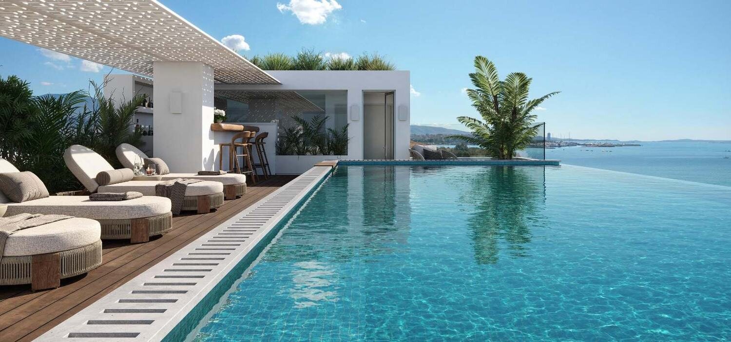 Roof pool